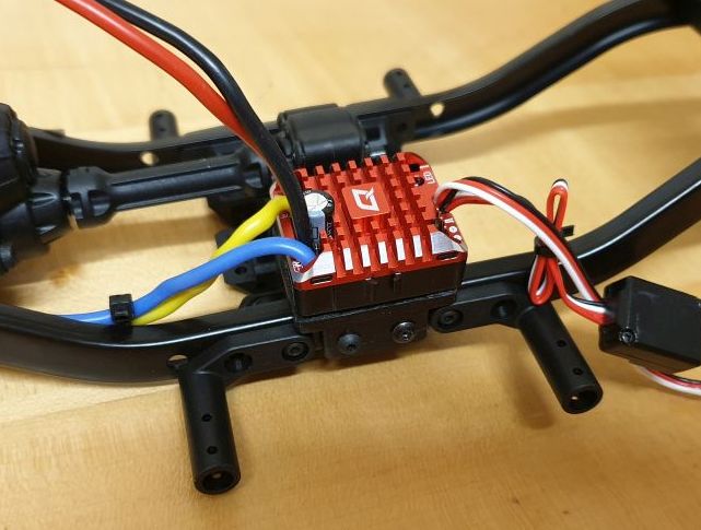 MST CFX W Halter für ESC